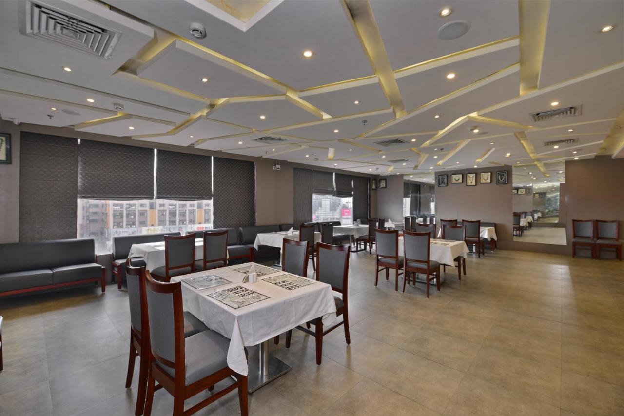 Vaccinated Staff - Capital O 7899 Casa Hotel Kolkata Exterior photo